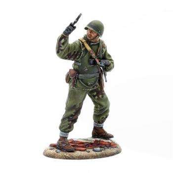 Image of Russian Assault Group Officer, Eastern Front, 1945--single figure #53597