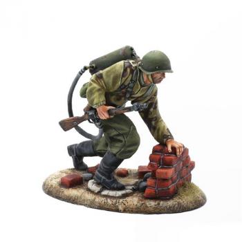 Image of Russian Assault Group with Flamethrower, Eastern Front, 1945--single figure #53600