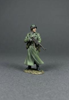 SS Soldier Standing Ready #1, Summer Version, WWII Germans--single standing figure with MP40 pointed down #53626