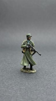SS Soldier Standing Ready #2, Summer Version, WWII Germans--single standing figure with blue & white scarf, MP40 pointed down #53627