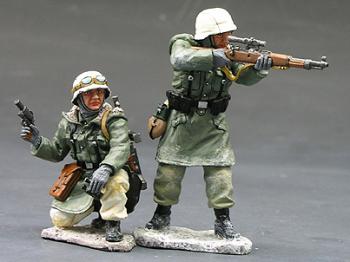 Image of Winter Germans--Kneeling Officer with Sniper--two figures--RETIRED. ONE AVAILABLE!