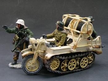 Winter German Kettenrad with 3 Figures--RETIRED**. - LAST ONE!  #12939