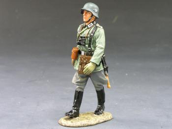 Marching German Officer (Fighting Gear)--single figure--RETIRED--LAST ONE!! #13598