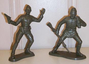 Russian WWII Soldiers (Dark olive) - large 6 inch figures #14217