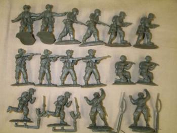 Image of World War II US Paratroopers Series #1- 16 in 8 poses -RETIRED. ONE AVAILABLE! 