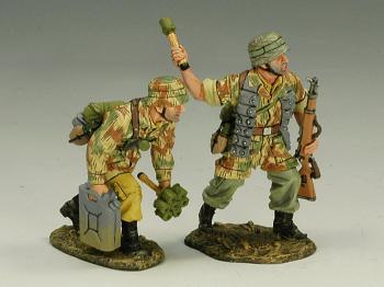 German Fallschirmjager Grenadiers--two figures--RETIRED--LAST ONE!! #17804
