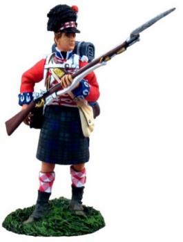 British 42nd (Black Watch) Highlander Standing Reaching for Cartridge #1--single figure--RETIRED--LAST ONE!! #19395