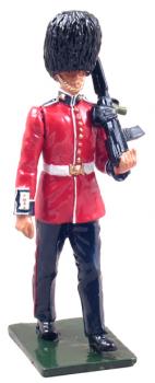 Image of Guardsman, Grenadier Guards with SA-80, Present Day--single figure--RETIRED--LAST ONE!!