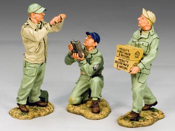 Image of Army Air Corps Mechanics--three figures--RETIRED.