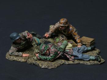 5cm Mortar with 3 SS crew--Normandy version--three figures and mortar--RETIRED--LAST ONE!! 5cm Mortar with 3 SS crew--Normandy version--three figures and mortar--RETIRED--LAST ONE!!