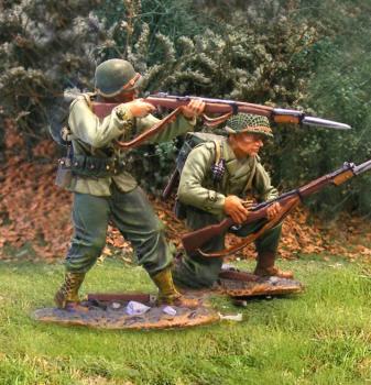 Image of U.S, 2nd ID Firing--two infantry figures--ONE IN STOCK.