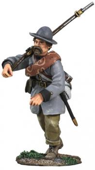 Image of Confederate Infantry in Frock Coat Charging at Right Shoulder Shift No.2--single figure