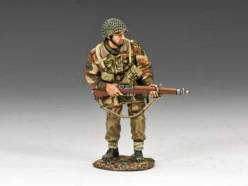 British Paratrooper Advancing with Rifle--single figure--RETIRED--LAST ONE!! #28553