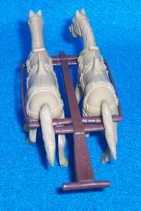 Wagon hitch with two horses for western +military wagons (54mm)--RETIRED. - LAST SIX! #29335