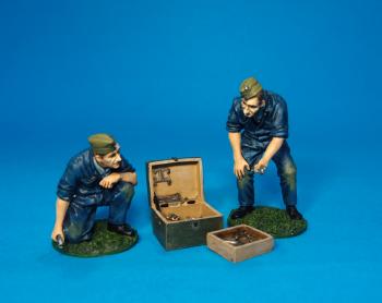 Two British Mechanics at Work--Knights of the Skies--four pieces--RETIRED--LAST ONE!! Two British Mechanics at Work--Knights of the Skies--four pieces--RETIRED--LAST ONE!! #29530