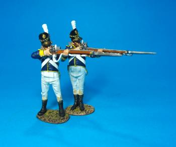 Image of Two Portuguese Line Infantrymen in White Trousers Firing, 21st Line Infantry Regiment--two figures--RETIRED--LAST ONE!!