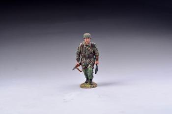 FJ Advancing with Rifle and Vehicle Mine--single figure--RETIRED--LAST ONE!! #32816