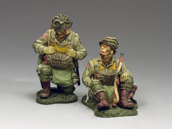 Kneeling and Sitting Paratroopers (82nd. Airborne)--two figures--RETIRED. Kneeling and Sitting Paratroopers (82nd. Airborne)--two figures--RETIRED. #33530