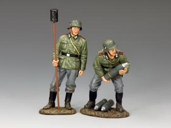 German Gun Crew #1--two figures--RETIRED. - ONE AVAILABLE!  German Gun Crew #1--two figures--RETIRED. - ONE AVAILABLE!  #36049