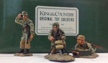 1ST SERIES FALLSCHIRMJAGER Three-Man Machine Gun set--three figures--RETIRED. ONE AVAILABLE! #0