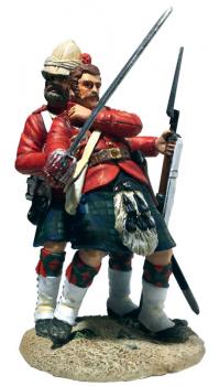 I have you sir!--42nd Highlander Helping Wounded Officer--two figures on single base #38106