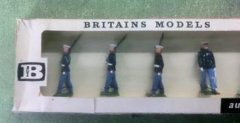 U.S.A. Marine Corps Marching - 7 figures tied in original box #38675