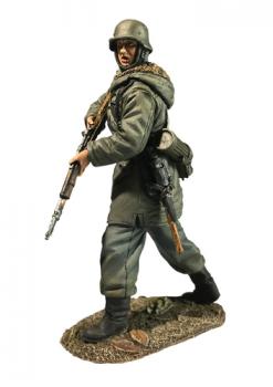 Image of Waffen SS Rifleman in Kharkov Parka Advancing with Caution--single figure