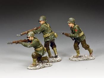 Image of Winter Rifle Section--three WWII American GI figures