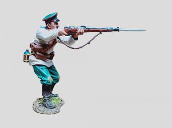 Russian Rifleman Bending Firing with Bullet Bag--single figure #41723