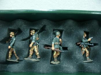 Image of German Waffen SS Infantry Patrol--four figures in Summer Uniforms--RETIRED--LAST ONE!!
