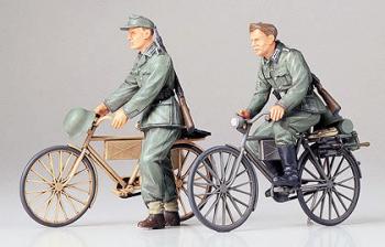 1/35 German Soldiers with Bicycles #6770