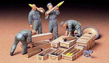1/35 German Tank Ammo-Loading Crew (4) #6869