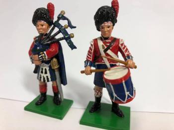 Napoleonic War Blackwatch Highlander Drummer and Bagpiper--two figures--RETIRED--LAST ONE!! Napoleonic War Blackwatch Highlander Drummer and Bagpiper--two figures--RETIRED--LAST ONE!! #42651
