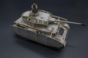 Image of Winter Panzer IV Turret Number 831--tank and commander figure--RETIRED--LAST ONE!!