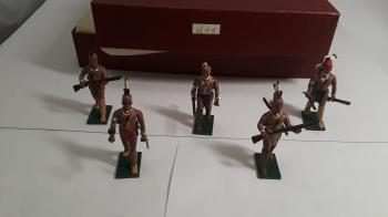 Woodland Indians Set -- 5 Figures Woodland Indians Set -- 5 Figures #43218