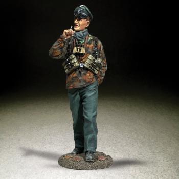 Waffen SS Unterscharfuhrer Walking, Winter 1944-45--single figure #43596