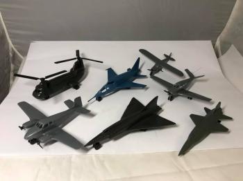 Marx Airport Small Aircraft--Includes 7 Aircraft (color varies) #43614