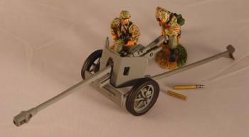 Image of Pak 40 & Waffen SS Crew--two figures, gun, and accessories--RETIRED.