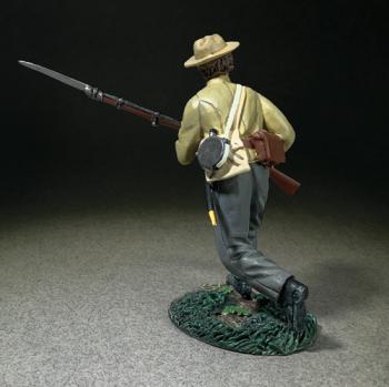 Image of Confederate Soldier Advancing--single figure