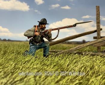 Confederate Infantry Kneeling Preparing to Fire--single figure #44343