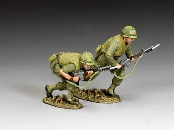 "Moving Forward"--two Vietnam-era USMC figures #45388