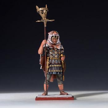 Praetorian Aquilifer in Tiger Skin with Eagle--single figure--Limited Availability! Praetorian Aquilifer in Tiger Skin with Eagle--single figure--Limited Availability! #45634